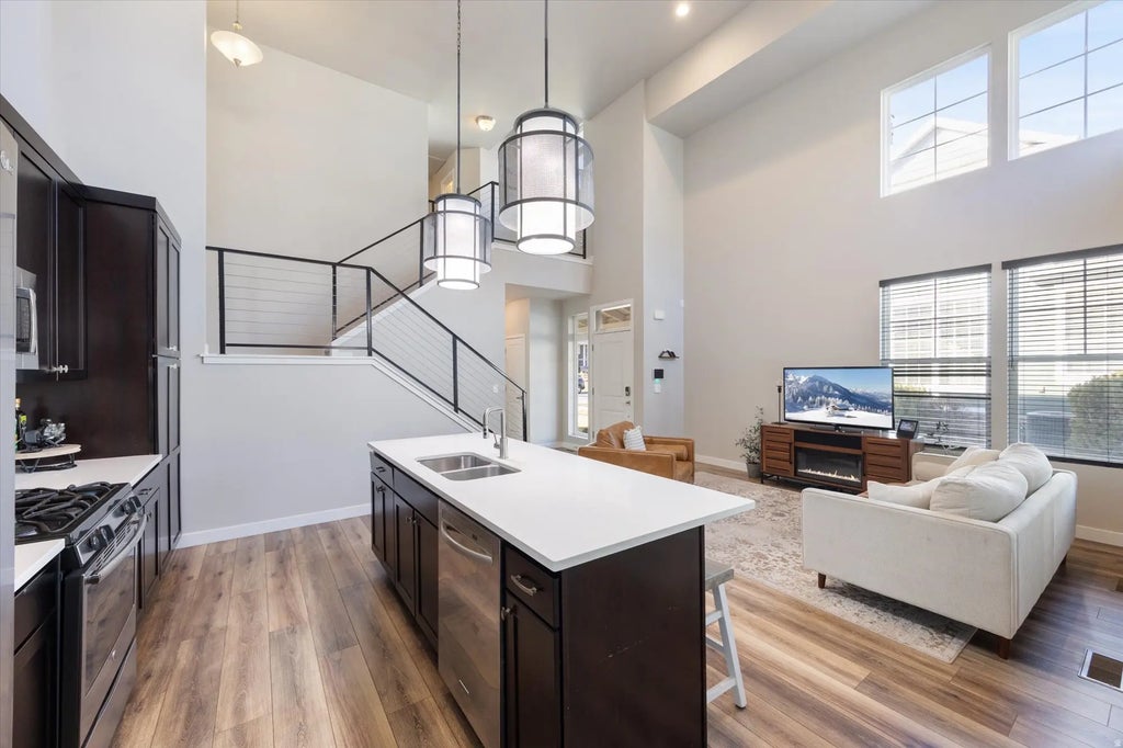 10363 S Silver Mine Rd, South Jordan