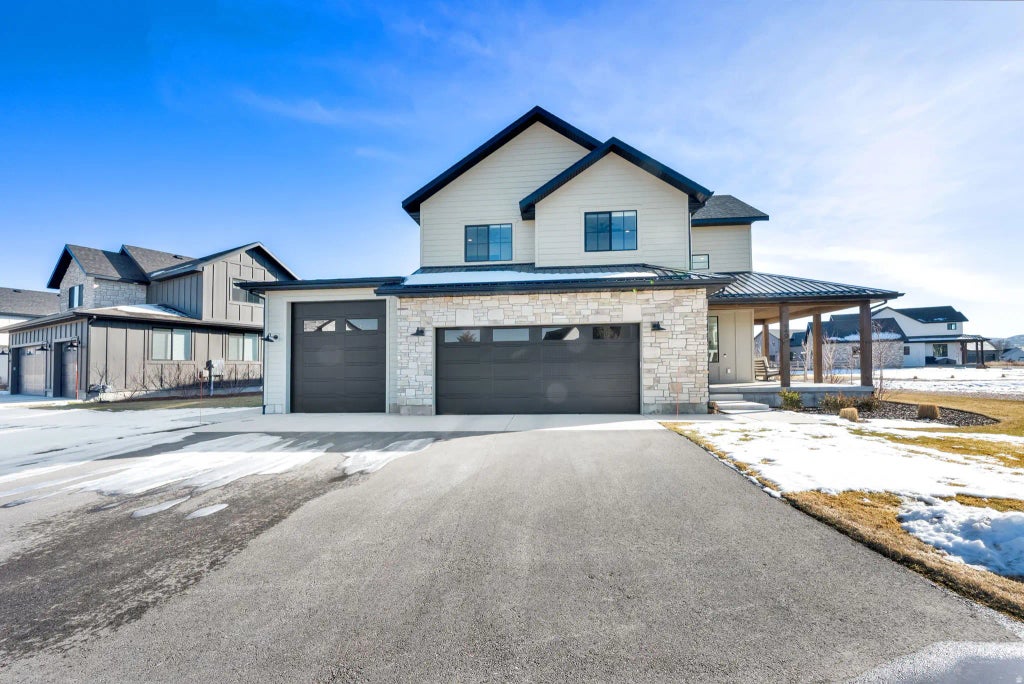 940 Hart Loop, Francis