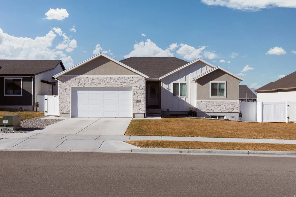 1245 N Clemente Way, Tooele