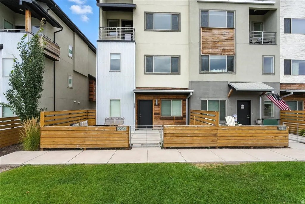 2234 N 450 W, Layton