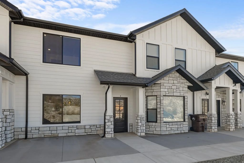 421 E White Sands Way B, Orderville