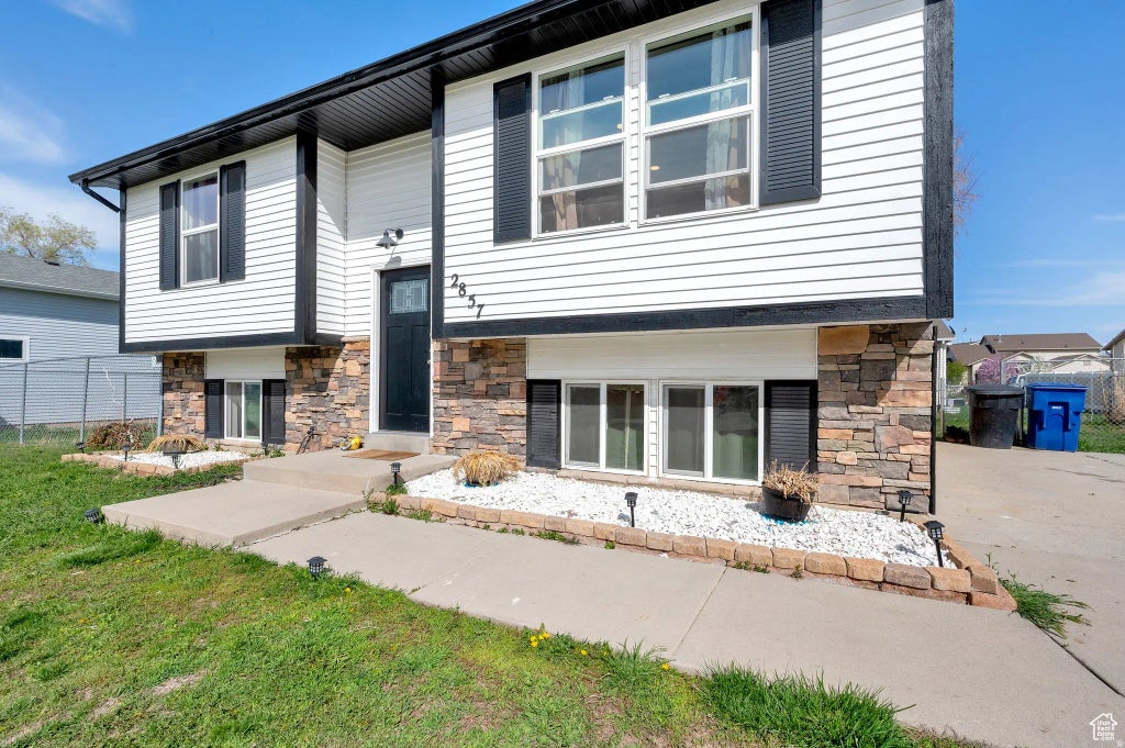 2857 S 7740 W, Magna