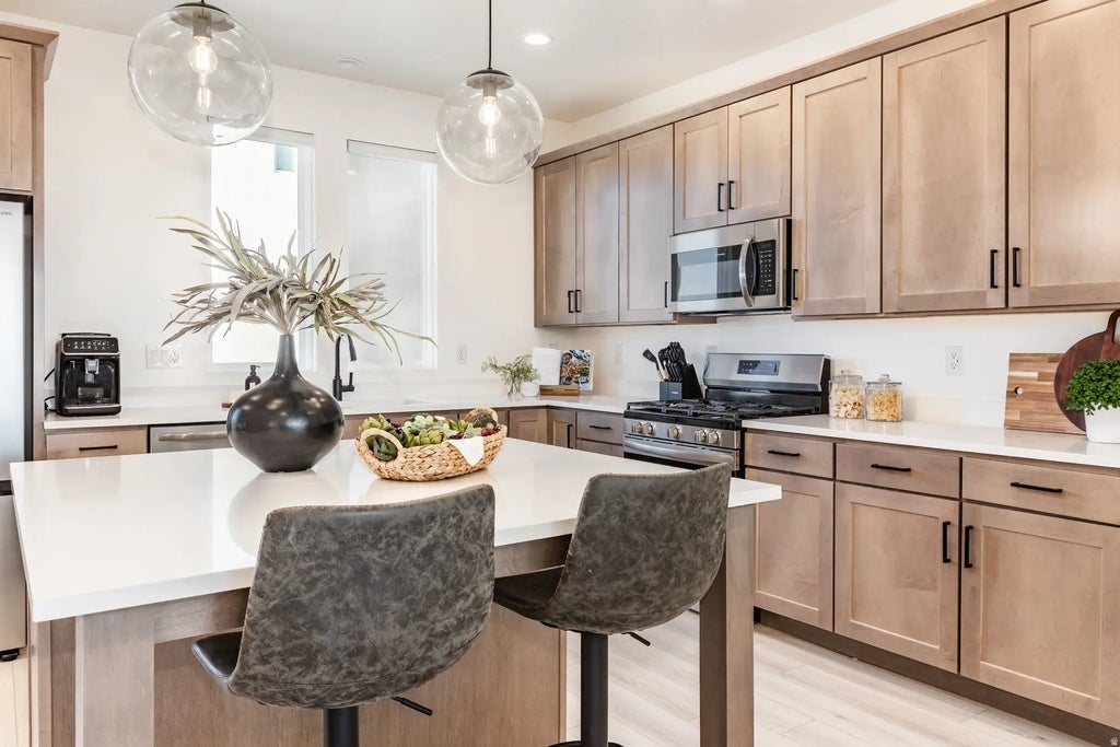 11082 S Lake Run Rd W, South Jordan