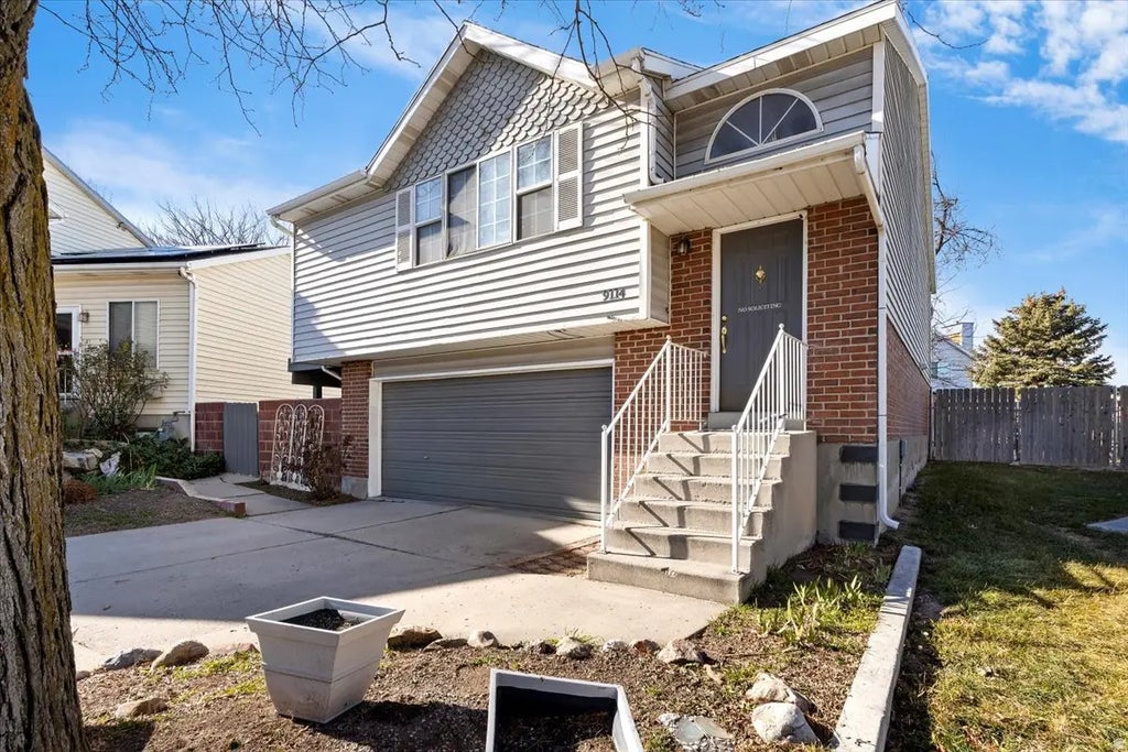 9114 S River Ridge Dr W, West Jordan