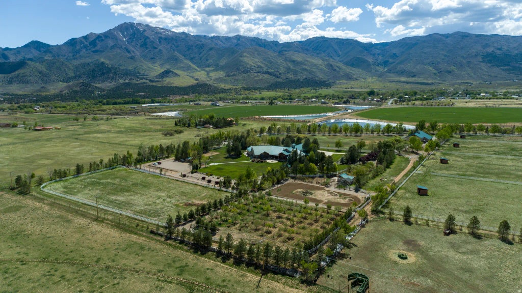 622 E Highway 144, New Harmony