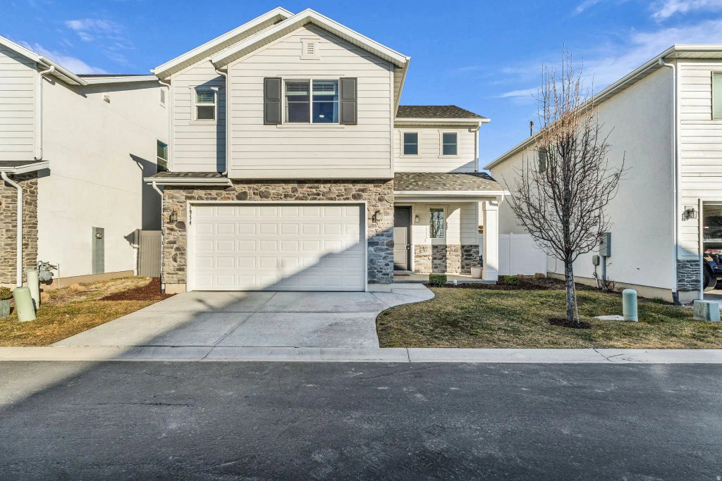 1954 W Parkview Dr, Syracuse