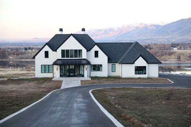 1189 W 6710 S, Hyrum