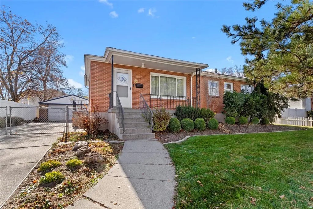 119 W 5878 S, Murray