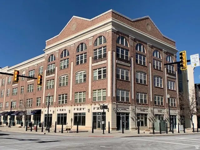 4276 S Main St W 210, Murray