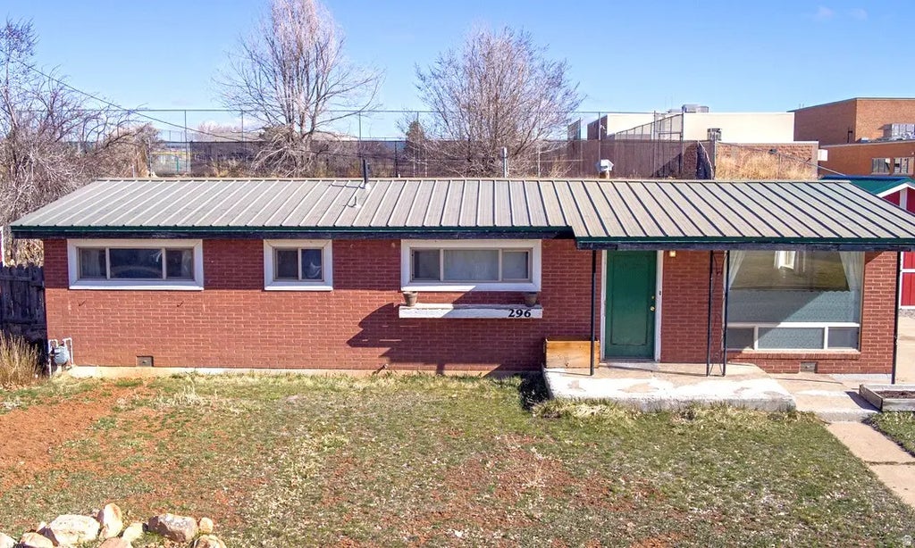 296 W 200 S, Monticello