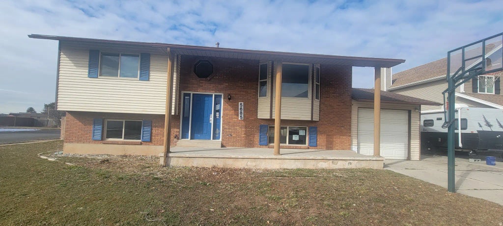 5685 S Village Way, South Ogden