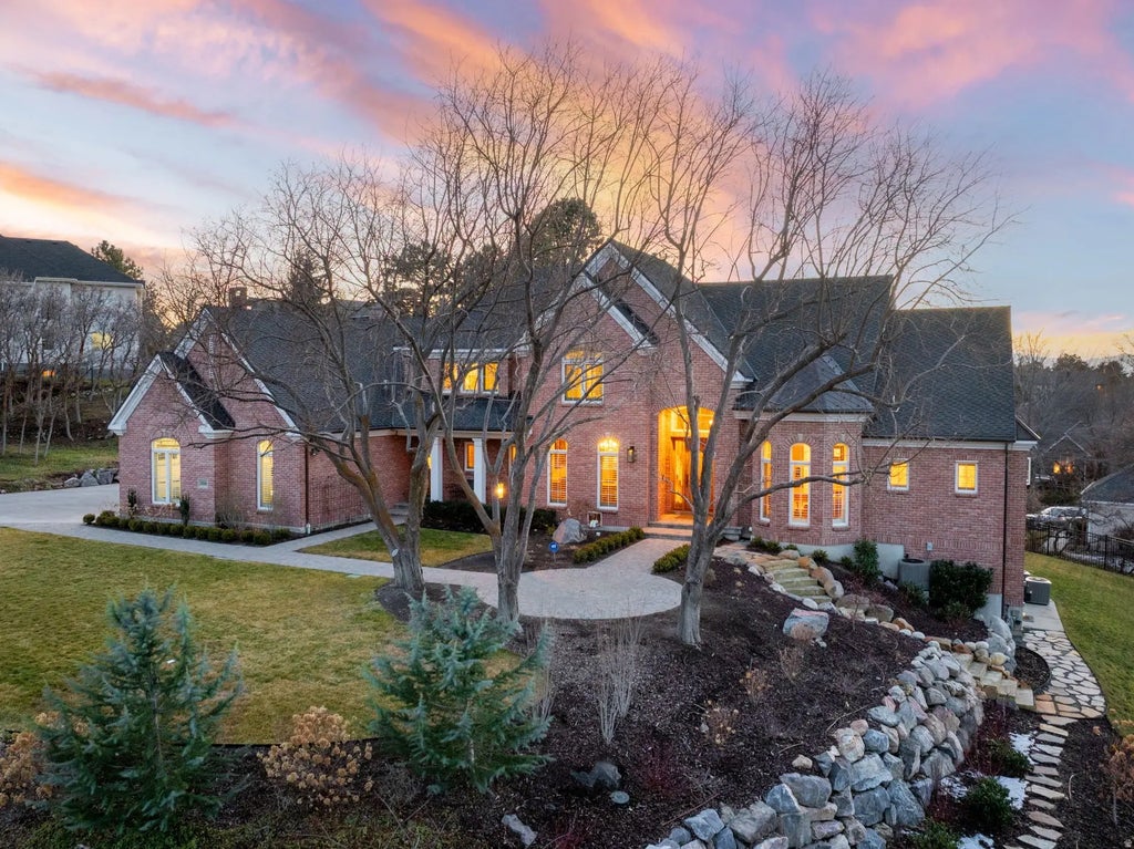 8266 S Creek Hollow Cv, Cottonwood Heights