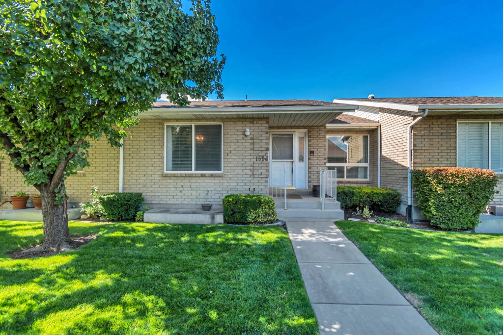 1596 W Cornerstone Way, South Jordan