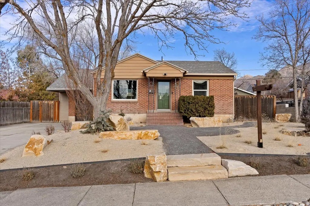 2841 E Louise Ave, Millcreek