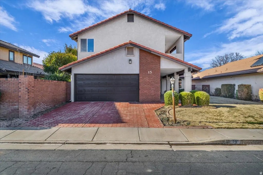 545 S Valley Dr 15, St. George