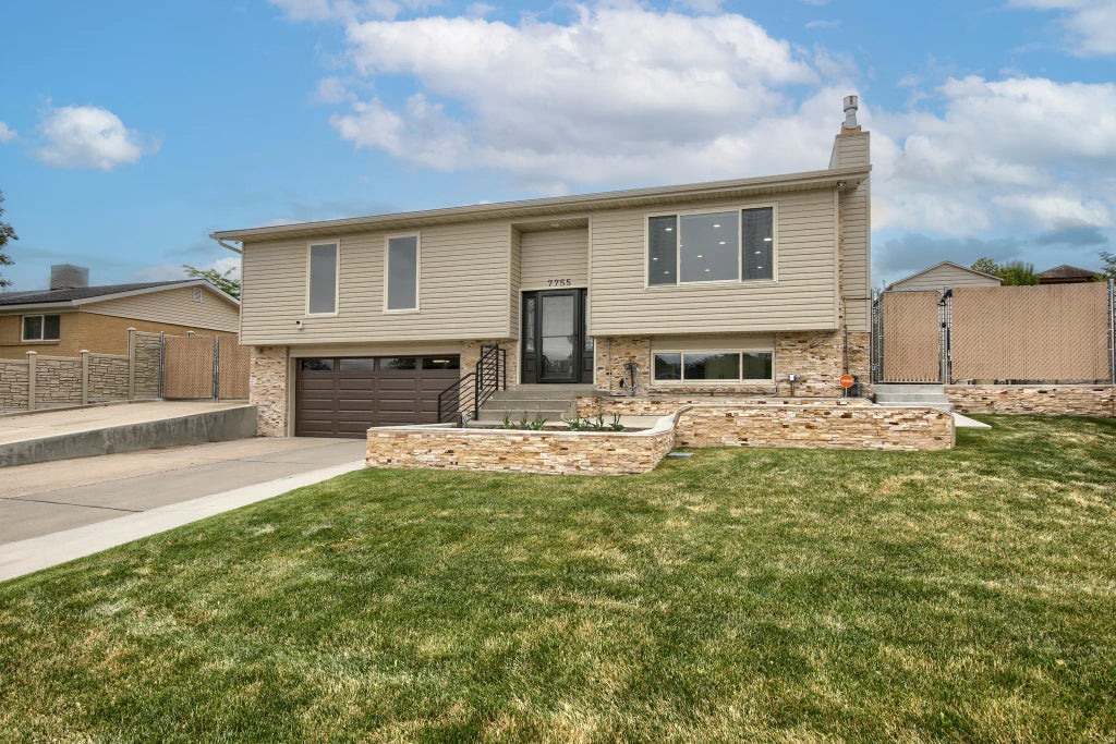 7755 S 1130 E, Midvale