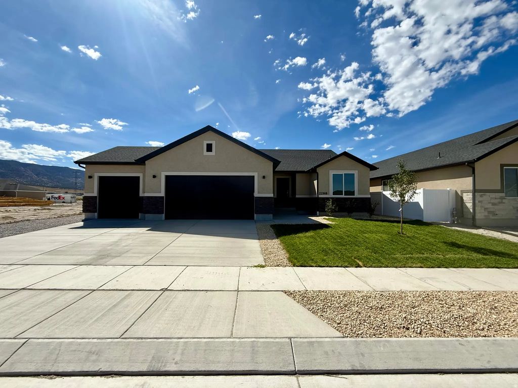 2288 E Sego Liliy Dr 507, Eagle Mountain