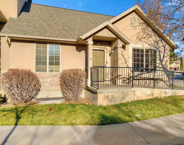 214 W Crescent View Ln N 109, Tooele