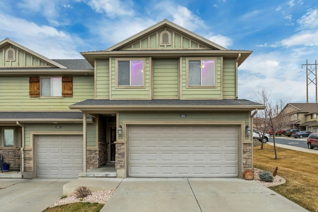 1821 E Whitetail Way, Layton