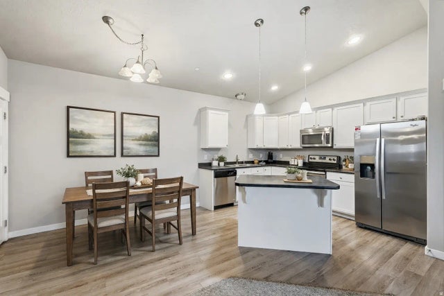 282 W 605 N I, Centerville