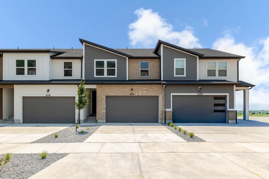 5214 S Acacia Dr 811, Mapleton