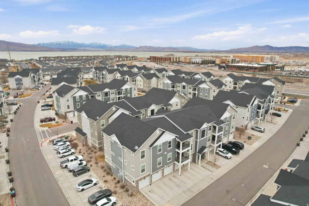 625 N Emery Ln, Vineyard