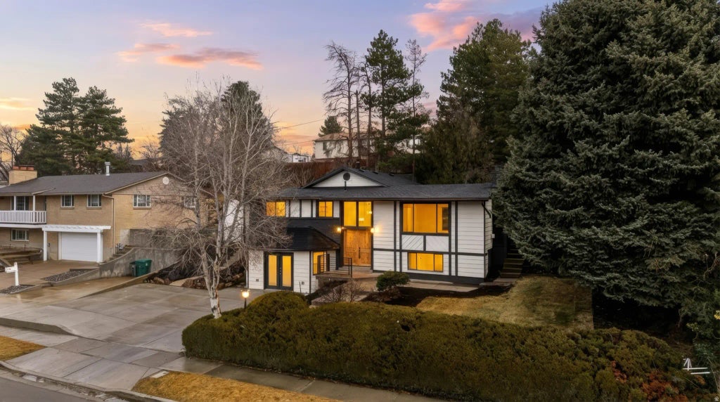 8857 S Capella Way E, Sandy