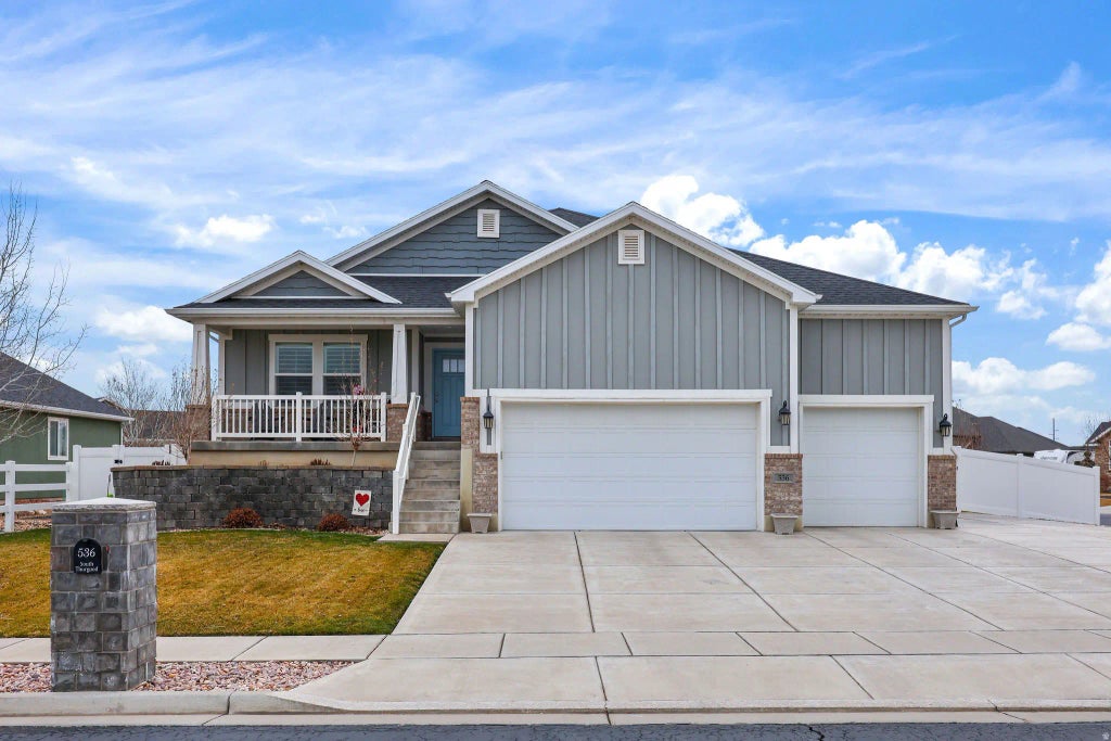 536 S Thurgood Ln, Syracuse