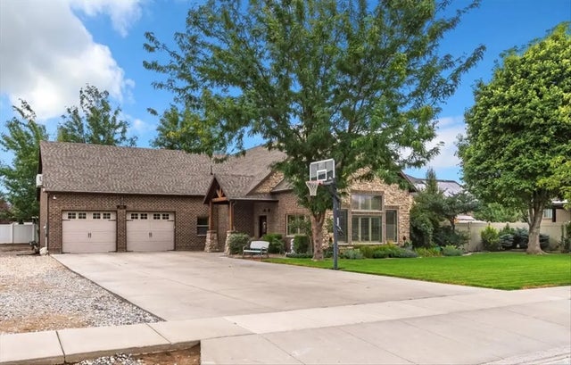 1686 W 2425 S, Syracuse