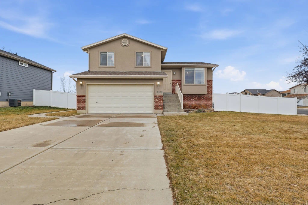 2329 W 1680 N, Clinton