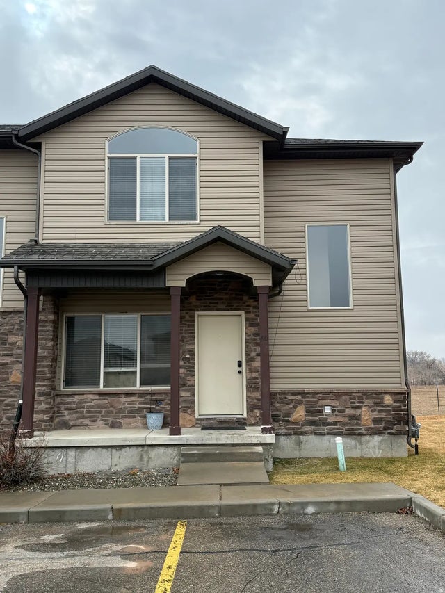1601 W 300 S 60, Vernal