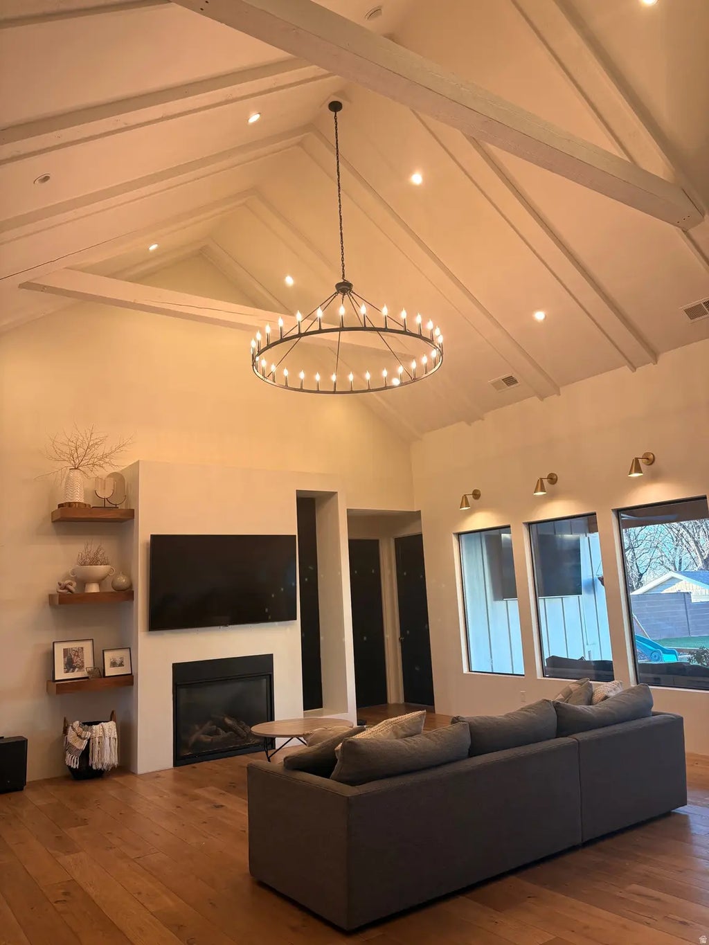 136 W 1170 S, Hurricane