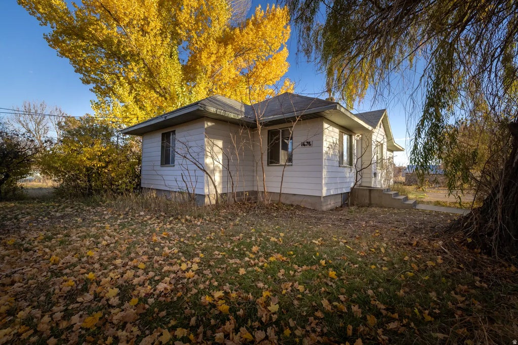1676 E 2500 S, Vernal