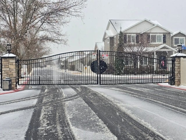 10339 S Cold Moon Pl, South Jordan