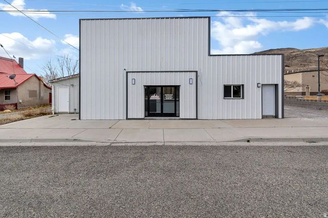 46 S Center St, Elsinore