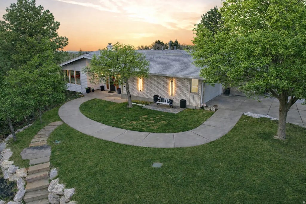 1365 E Oakmont Ln N, Fruit Heights