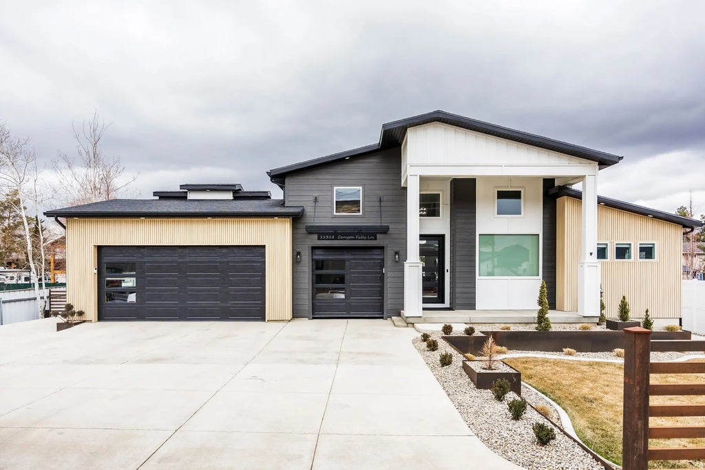 11318 S Canyon Falls Ln E, Sandy