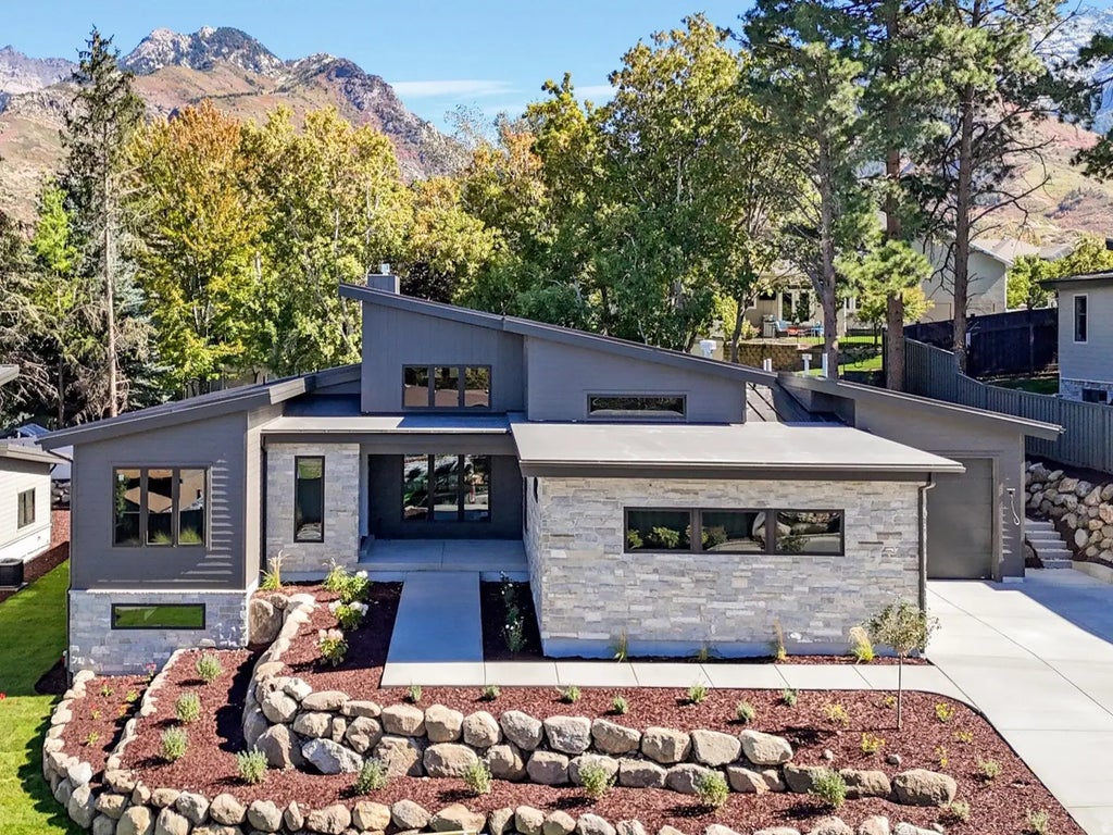 9637 S Tannenbaum Cv, Sandy