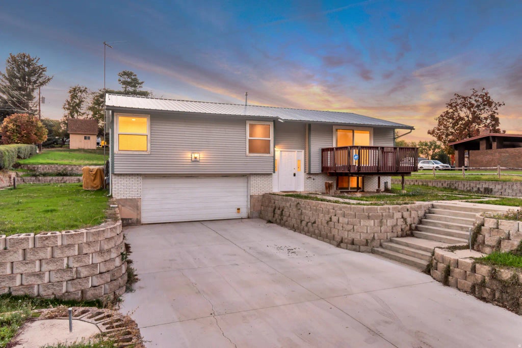 390 S Salem Dr, Salem