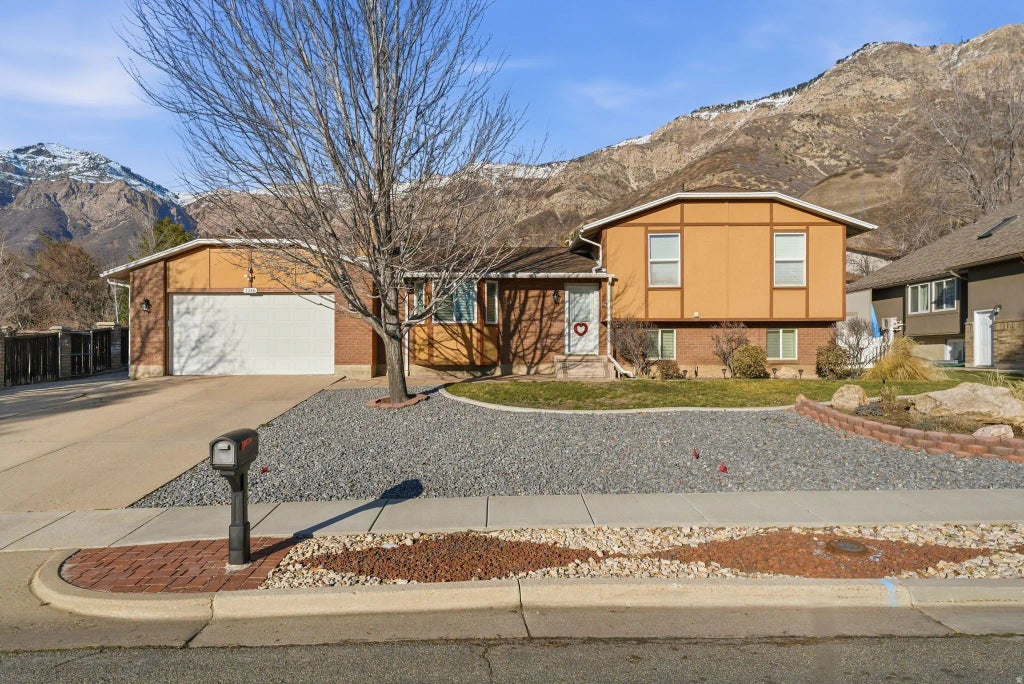 1246 E 3090 N, North Ogden