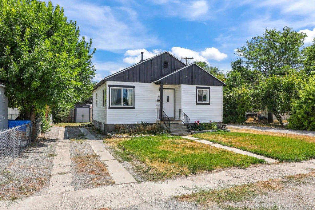 25 W 400 S, Tremonton