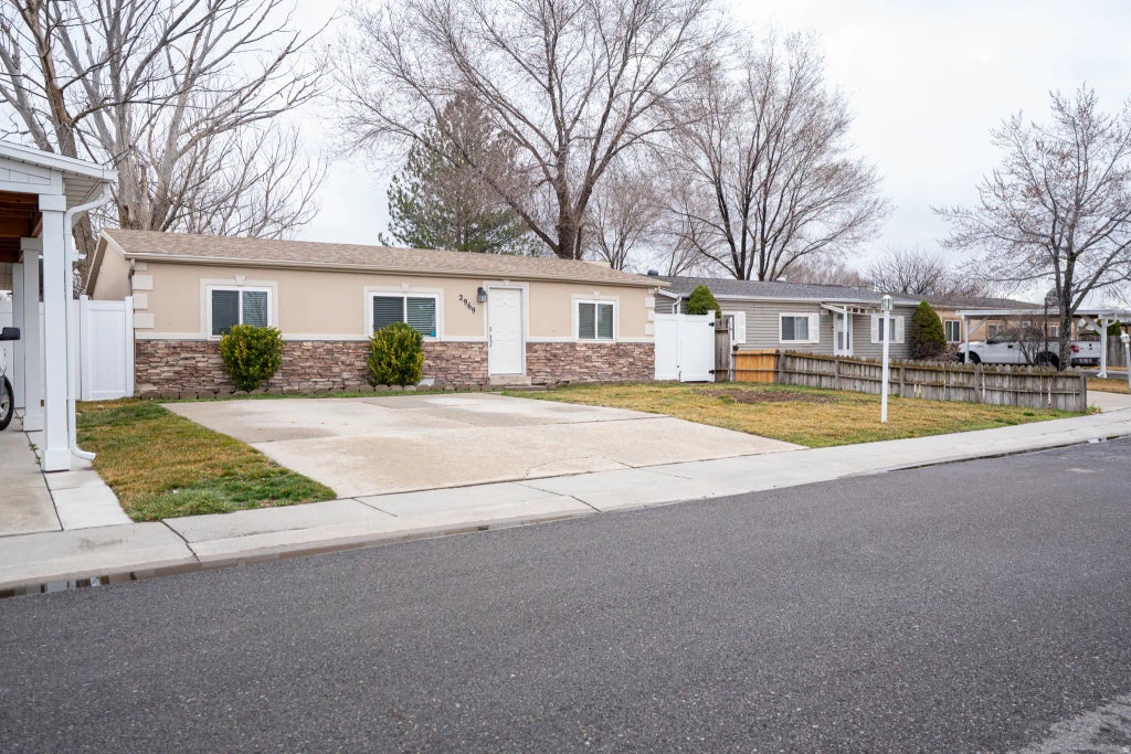 2969 S Whisper St W, West Valley City