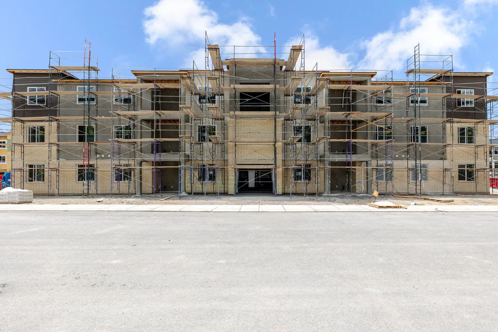 4704 S Olive Ave V101, Mapleton