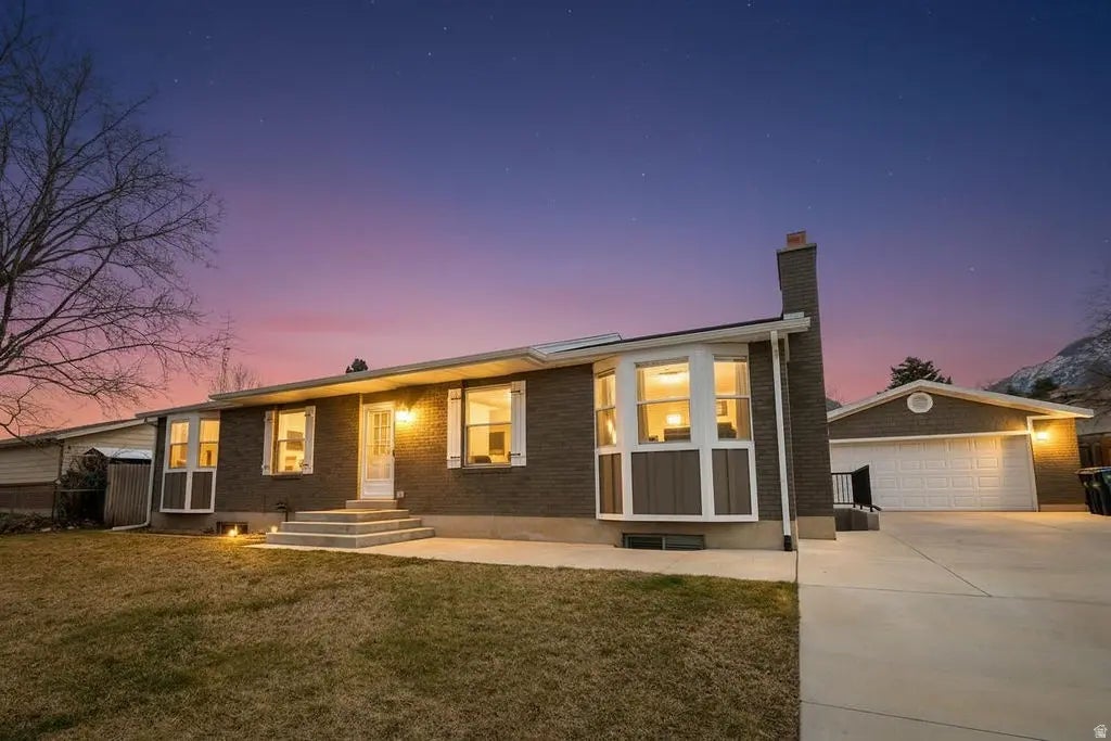 9457 S Fox Hunt Dr 49, Sandy