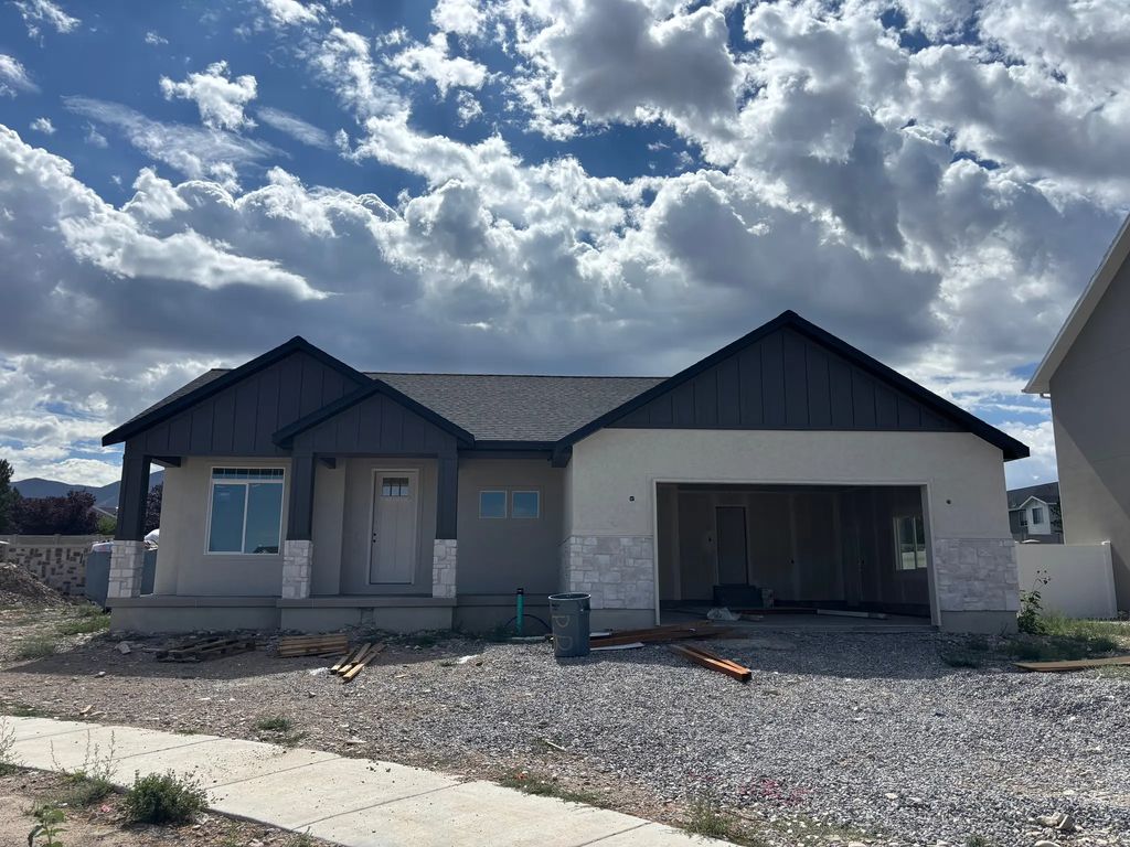 1416 N Harper Way 216, Tooele