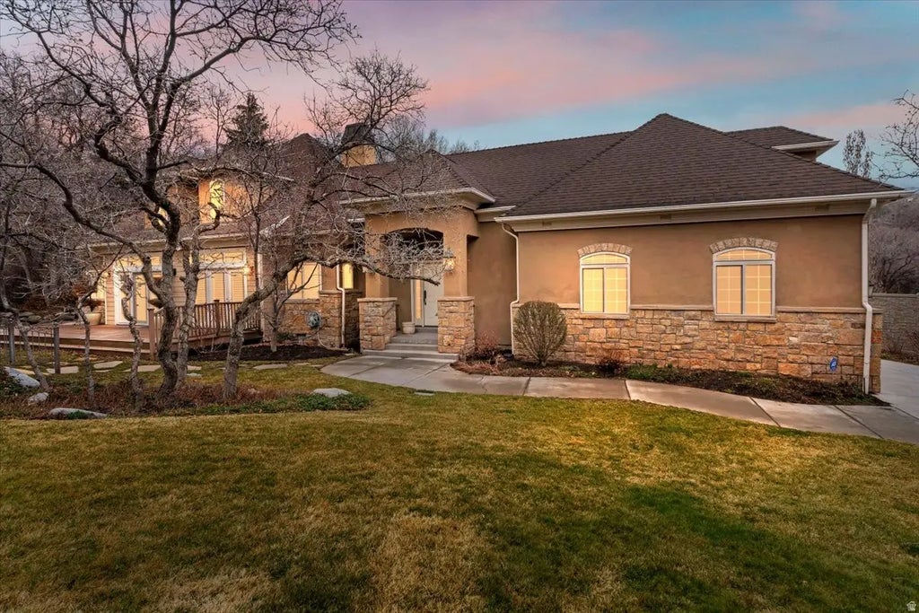 3467 E Danish Rd, Sandy