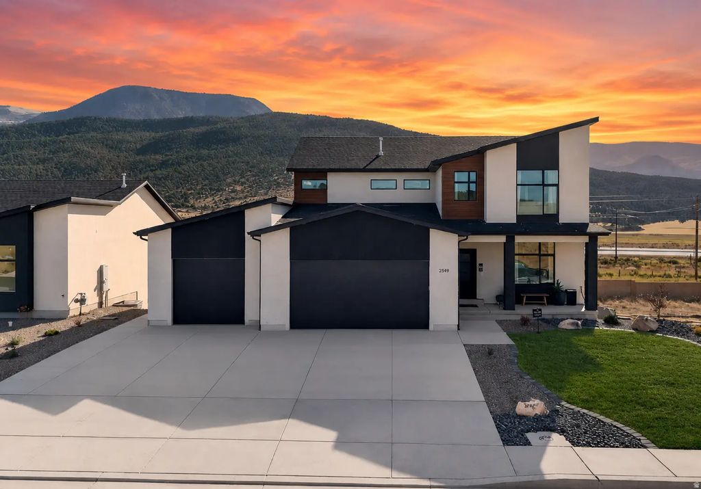 2549 W Black Sage Dr, Cedar City