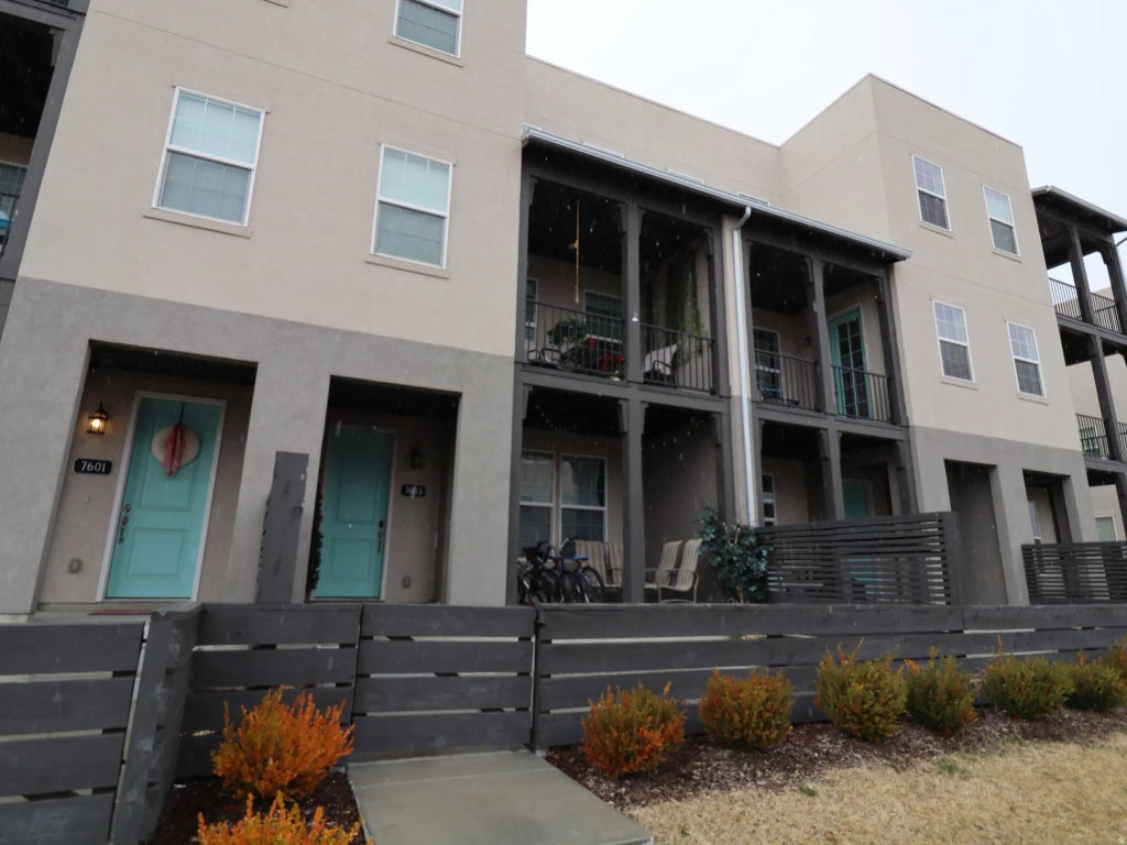 7603 S Bear Gulch Rd 166, West Jordan