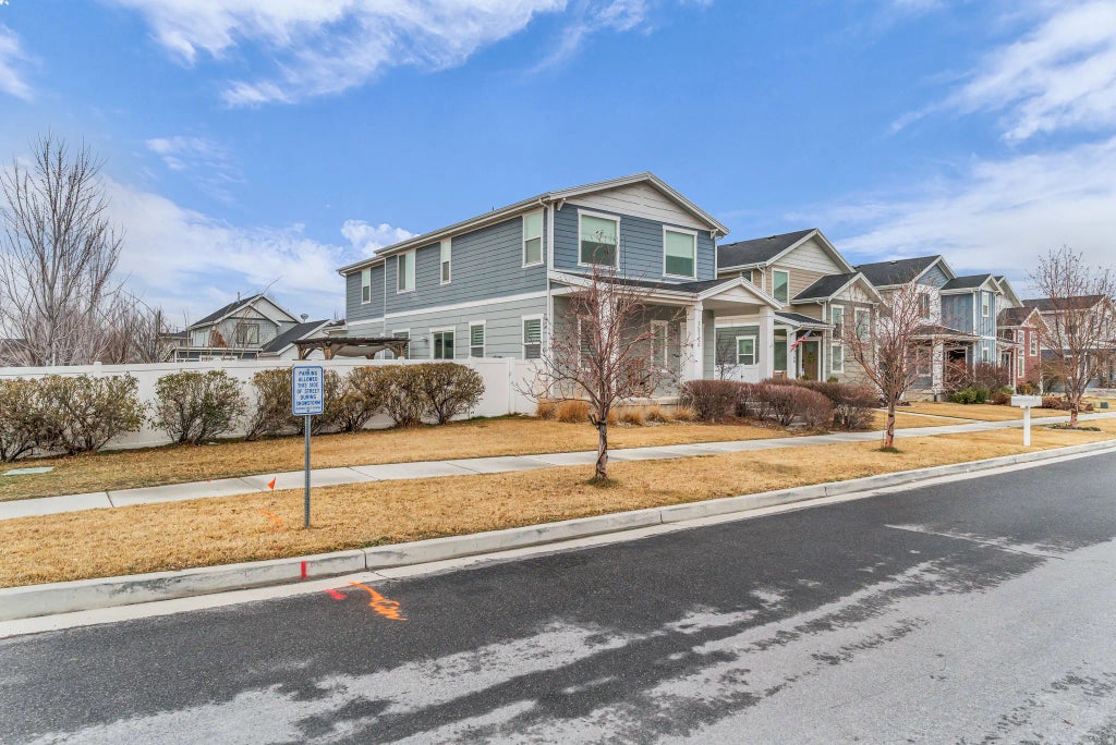 15176 S Battle Dr W, Bluffdale