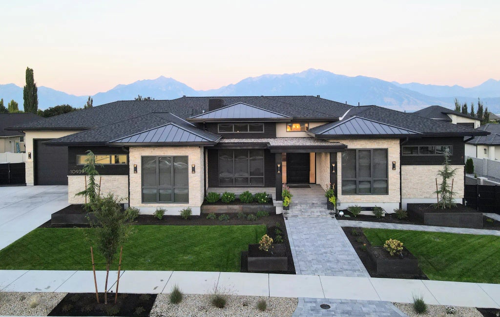 10939 S Via Encantada Way, South Jordan